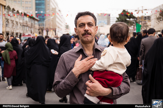 گزارش تصویری زایران و مجاوران حرم رضوی در آستانه سال نو عکاس داود بهگام شهرآرا