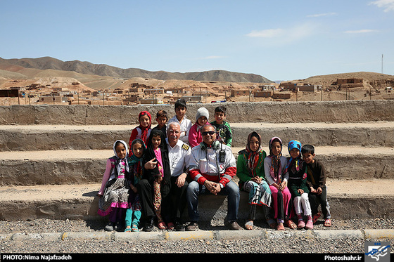 گزارش تصویری چهارمین روز امداد رسانی به روستاهای تربت جام عکاس نیما نجف زاده شهرآرا 