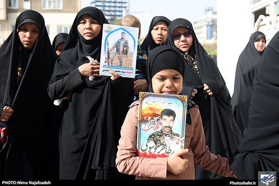 گزارش تصویری / تشییع پیکر 3 شهید مدافع حرم در مشهد /عکاس: نیما نجف زاده /شهرآرا
