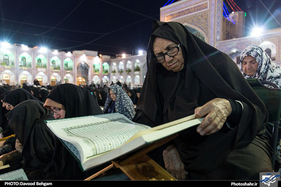 گزارش تصویری | ترتیل خوانی سحرگاهی قرآن کریم در حرم مطهر رضوی | عکاس: داوود بهگام /شهرآرا
