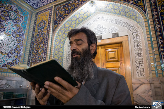 گزارش تصویری | ترتیل خوانی سحرگاهی قرآن کریم در حرم مطهر رضوی | عکاس: داوود بهگام /شهرآرا