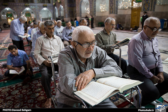 گزارش تصویری | ترتیل خوانی سحرگاهی قرآن کریم در حرم مطهر رضوی | عکاس: داوود بهگام /شهرآرا
