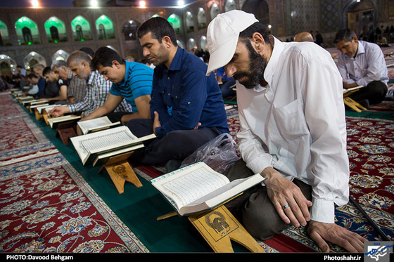 گزارش تصویری | ترتیل خوانی سحرگاهی قرآن کریم در حرم مطهر رضوی | عکاس: داوود بهگام /شهرآرا