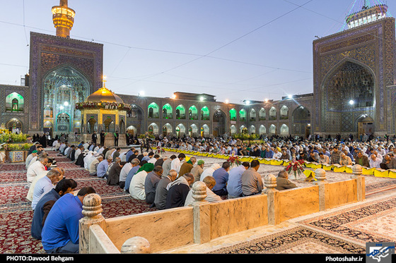 گزارش تصویری | ترتیل خوانی سحرگاهی قرآن کریم در حرم مطهر رضوی | عکاس: داوود بهگام /شهرآرا
