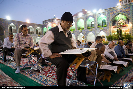 گزارش تصویری | ترتیل خوانی سحرگاهی قرآن کریم در حرم مطهر رضوی | عکاس: داوود بهگام /شهرآرا