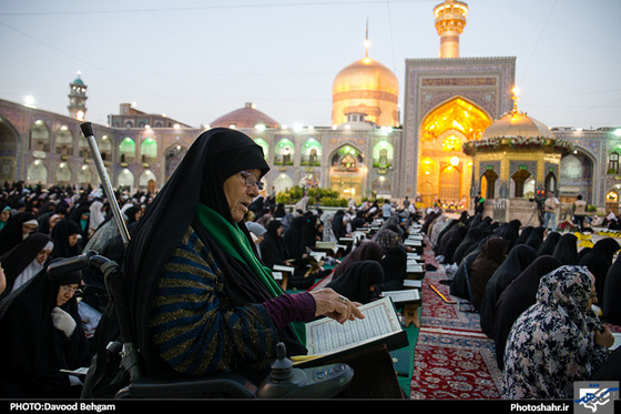 گزارش تصویری | ترتیل خوانی سحرگاهی قرآن کریم در حرم مطهر رضوی | عکاس: داوود بهگام /شهرآرا