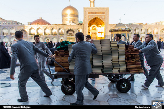 گزارش تصویری | ترتیل خوانی سحرگاهی قرآن کریم در حرم مطهر رضوی | عکاس: داوود بهگام /شهرآرا