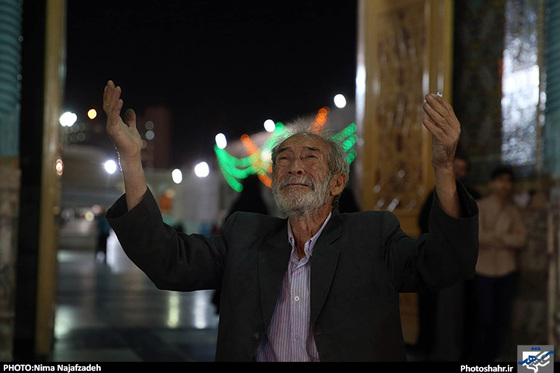 جزء خوانی قرآن کریم در حرم مطهر رضوی