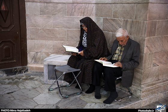 جزء خوانی قرآن کریم در حرم مطهر رضوی