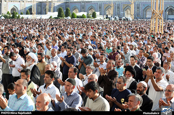 گزارش تصویری | اقامه نماز عید سعید فطر در حرم مطهر رضوی | عکاس : نیما نجف زاده  /شهرآرا