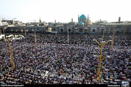 گزارش تصویری | اقامه نماز عید سعید فطر در حرم مطهر رضوی | عکاس : نیما نجف زاده  /شهرآرا