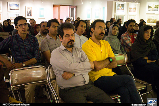 گزارش تصویری | کارگاه مروری بر عکاسی خبری ایران و جهان در نگارخانه رضوان | عکاس : داوود بهگام /شهرآرا