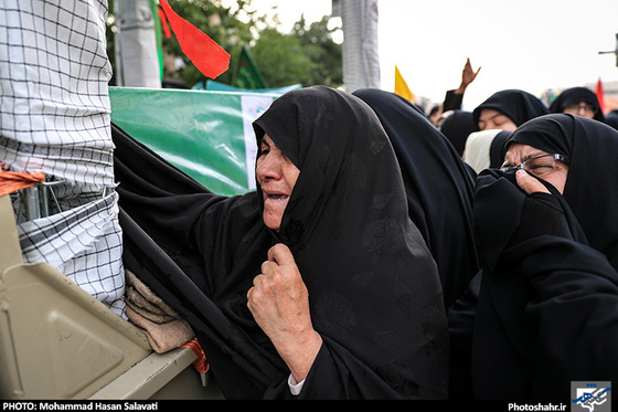 گزارش تصویری| تشییع پیکر چهار شهید مدافع حرم حضرت زینب (س) در مشهد | عکس: محمد حسن صلواتی /شهرآرا