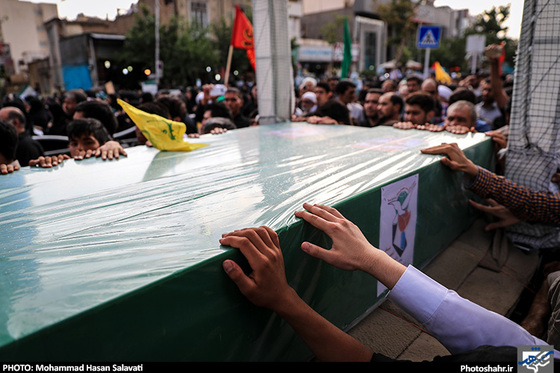 گزارش تصویری| تشییع پیکر چهار شهید مدافع حرم حضرت زینب (س) در مشهد | عکس: محمد حسن صلواتی /شهرآرا
