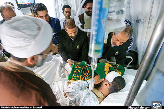 گزارش تصویری عیادت خادمان حرم رضوی از مجروحان حزب الله لبنان در بیروت. عکس : محمدحسن صلواتی/ شهرآرا