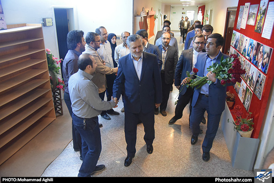 گزارش تصویری / بازدید مسئولین و شخصیت ها از روزنامه شهرآرا به مناسبت روز خبرنگار 