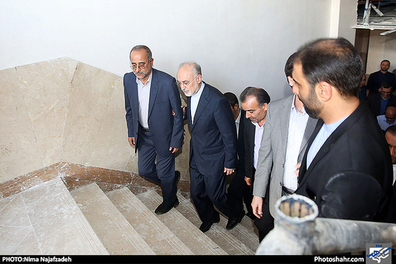 گزارش تصویری : بازدید علی اکبر صالحی و رئیس شورای شهر از دبیرستان انرژی اتمی مشهد / عکس:نیما نجف زاده/ شهرآرا