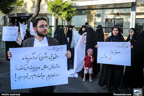 گزارش تصویری | تجمع اعتراض آمیز دانشجویان در اعتراض به نسل کشی مسلمانان در میانمار| عکس :سعید گلی /شهرآرا