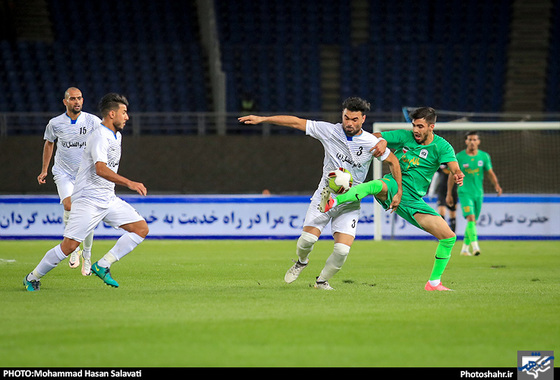 گزارش تصویری | دیدار دوستانه تیم های منتخب مشهد و منتخب کربلا | عکس :محمد حسن صلواتی /شهرآرا