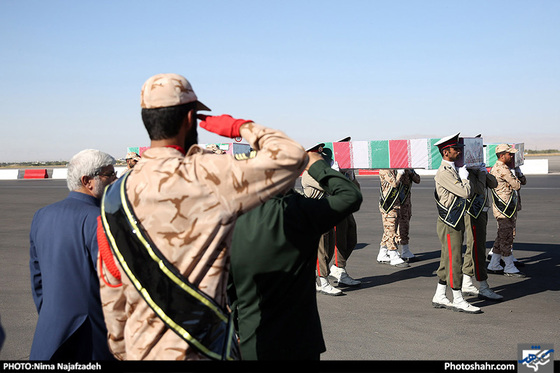 گزارش تصویری / استقبال از چهار شهید دفاع مقدس در مشهد / عکس :نیما نجف زاده /شهرآرا