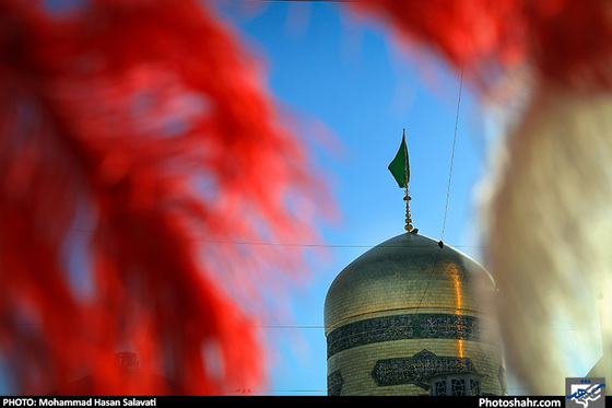 گزارش تصویری| مراسم تعویض پرچم گنبد حرم رضوی بمناسبت آغاز ماه محرم / عکس: محمد حسن صلواتی  / شهرارا