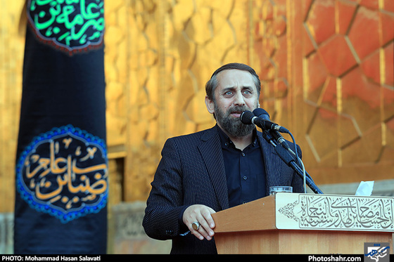 گزارش تصویری| مراسم تعویض پرچم گنبد حرم رضوی بمناسبت آغاز ماه محرم / عکس: محمد حسن صلواتی  / شهرارا
