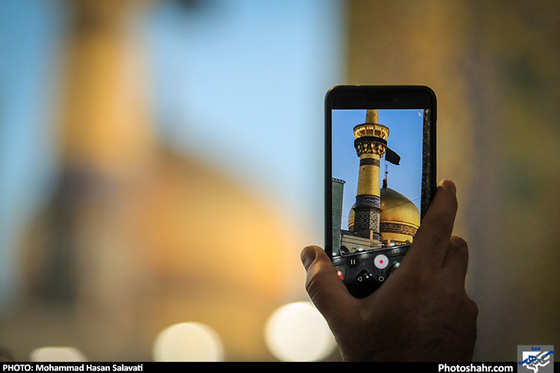 گزارش تصویری| مراسم تعویض پرچم گنبد حرم رضوی بمناسبت آغاز ماه محرم / عکس: محمد حسن صلواتی  / شهرارا