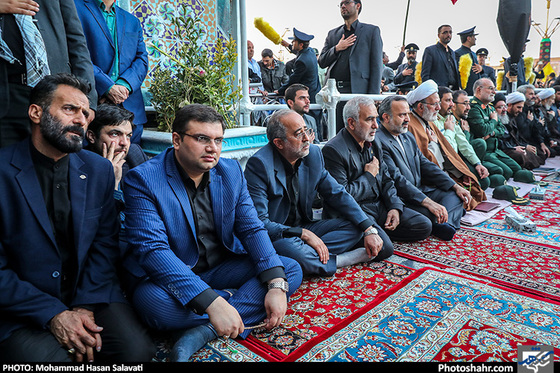 گزارش تصویری | مراسم وداع با پیکر شهید محسن حججی در حرم مطهر رضوی | عکس :محمد حسن صلواتی /شهرآرا