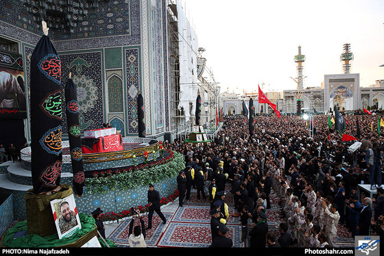 گزارش تصویری | مراسم وداع با پیکر شهید محسن حججی در حرم مطهر رضوی | عکس: نیما نجف زاده /شهرآرا