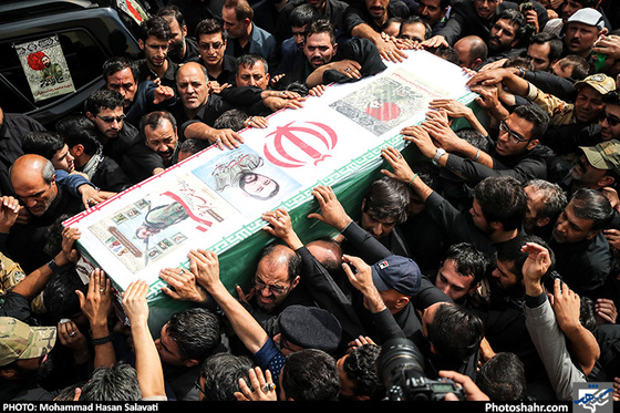 گزارش تصویری | تشییع پیکر شهدای مدافع حرم رضا سنجرانی و محمد رضا یزدانی | عکس : محمد حسن صلواتی /شهرآرا