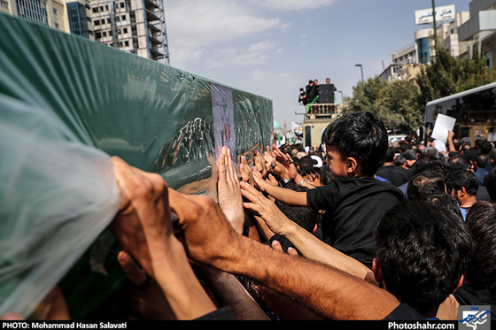 گزارش تصویری | تشییع پیکر شهدای مدافع حرم رضا سنجرانی و محمد رضا یزدانی | عکس : محمد حسن صلواتی /شهرآرا