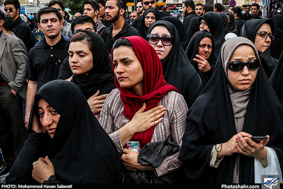گزارش تصویری | تشییع پیکر شهدای مدافع حرم رضا سنجرانی و محمد رضا یزدانی | عکس : محمد حسن صلواتی /شهرآرا