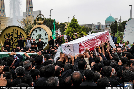 گزارش تصویری | تشییع پیکر شهدای مدافع حرم رضا سنجرانی و محمد رضا یزدانی | عکس : محمد حسن صلواتی /شهرآرا