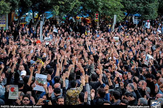 گزارش تصویری | تشییع پیکر شهدای مدافع حرم رضا سنجرانی و محمد رضا یزدانی | عکس : محمد حسن صلواتی /شهرآرا