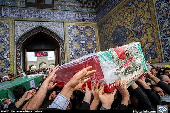 گزارش تصویری | تشییع پیکر شهدای مدافع حرم رضا سنجرانی و محمد رضا یزدانی | عکس : محمد حسن صلواتی /شهرآرا
