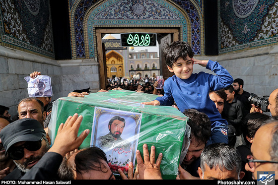 گزارش تصویری | تشییع پیکر شهدای مدافع حرم رضا سنجرانی و محمد رضا یزدانی | عکس : محمد حسن صلواتی /شهرآرا