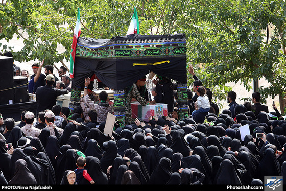 گزارش تصویری | تشییع و تدفین پیکر شهید مدافع حرم محمد اسدی در پارک خورشید مشهد | عکس : نیما نجف زاده /شهرآرا