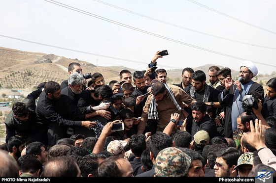 گزارش تصویری | تشییع و تدفین پیکر شهید مدافع حرم محمد اسدی در پارک خورشید مشهد | عکس : نیما نجف زاده /شهرآرا