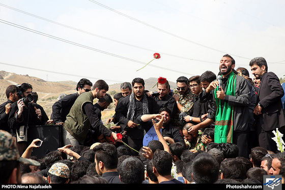 گزارش تصویری | تشییع و تدفین پیکر شهید مدافع حرم محمد اسدی در پارک خورشید مشهد | عکس : نیما نجف زاده /شهرآرا