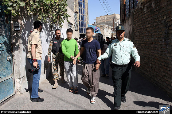گزارش تصویری / پلمپ مراکز فروش مواد مخدر در حاشیه شهر / عکس : نیما نجف زاده /شهرآرا
