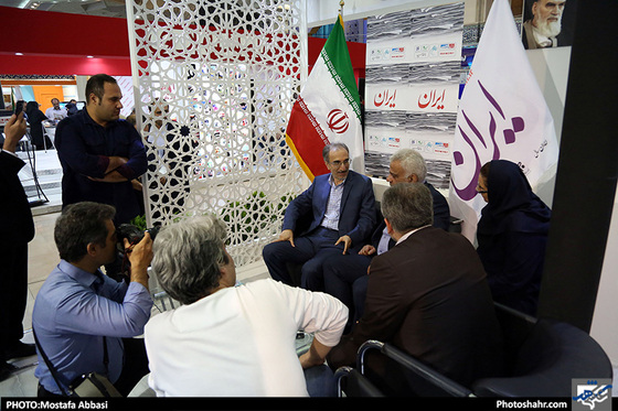 گزارش تصویری / بازدید تقی زاده خامسی شهردار مشهد از نمایشگاه مطبوعات/ عکس: مصطفی عباسی  /شهرآرا