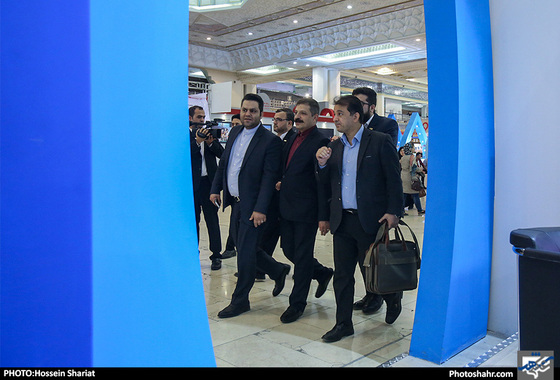 بازدید امیرشهلا ومسعود ریاضی عضوشورای شهر از نمایشگاه مطبوعات / عکس شهرآرا