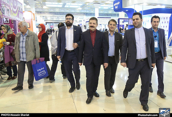 بازدید امیرشهلا ومسعود ریاضی عضوشورای شهر از نمایشگاه مطبوعات / عکس شهرآرا
