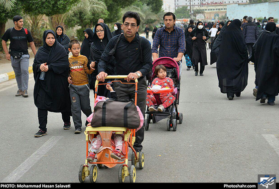 پیاده‌روی زائران اربعین حسینی/محمد حسن صلواتی/شهرآرا