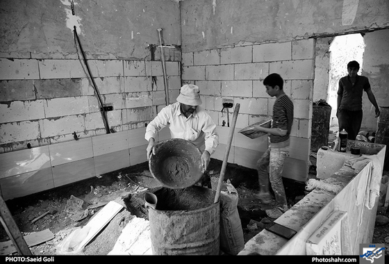 زندگی زیر سایۀ سنگین "چادر" / عکس: سعید گلی / شهرآرا