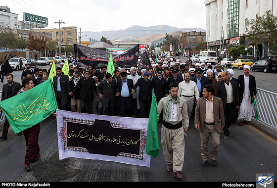 تشرف زائران اهل سنت به حرم مطهر رضوی / عکس: نیما نجف زاده / شهرآرا
