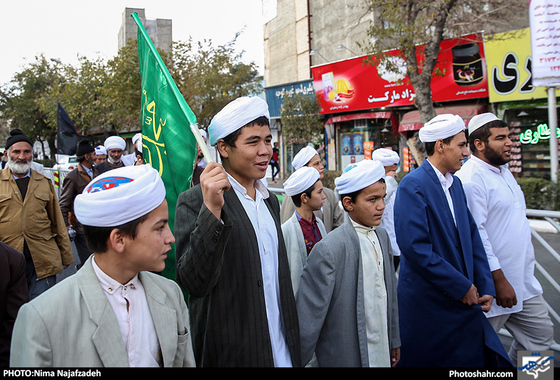 تشرف زائران اهل سنت به حرم مطهر رضوی / عکس: نیما نجف زاده / شهرآرا