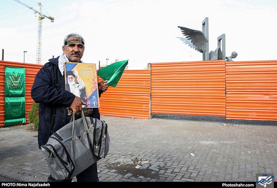 تشرف زائران اهل سنت به حرم مطهر رضوی / عکس: نیما نجف زاده / شهرآرا