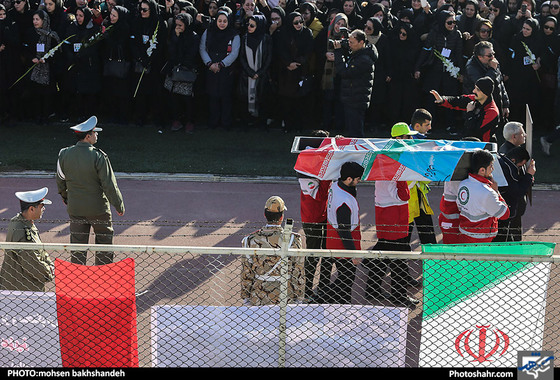 تشییع کوهنوردان خراسانی جان باخته‌ در بهمن اشترانکوه / عکس:محسن بخشنده / شهرآرا