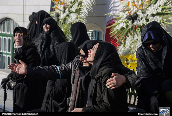 تشییع کوهنوردان خراسانی جان باخته‌ در بهمن اشترانکوه / عکس:محسن بخشنده / شهرآرا